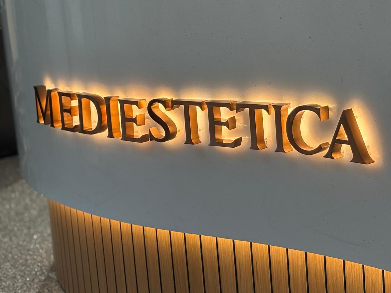 Mediestetica – 3D Reception Signage