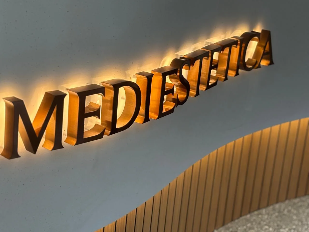 Mediestetica – 3D Reception Signage